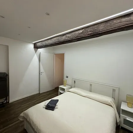 Residenza Castellazzo * איבראה